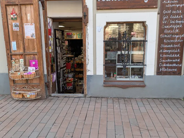 Eladó kereskedelmi és ipari ingatlan Szeged, Belváros 60 nm