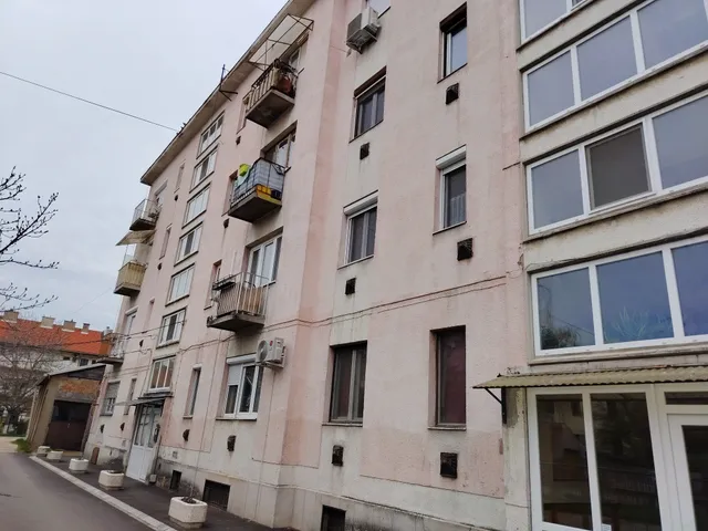 Eladó lakás Szeged, Rókus 30 nm