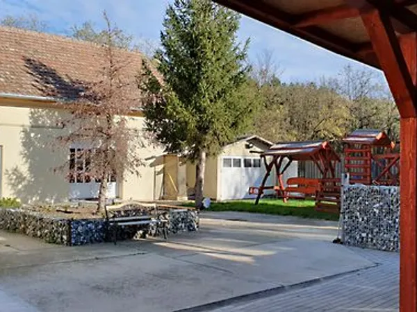 Eladó kereskedelmi és ipari ingatlan Röszke 552 nm