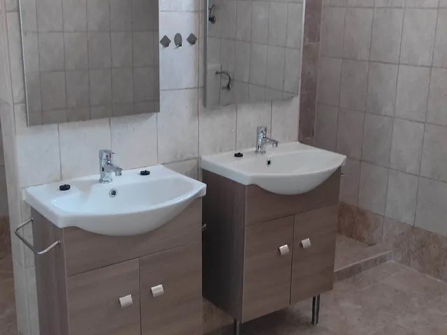 Eladó kereskedelmi és ipari ingatlan Miskolc, Csabai kapu, Szilágyi Dezső utca 70 nm