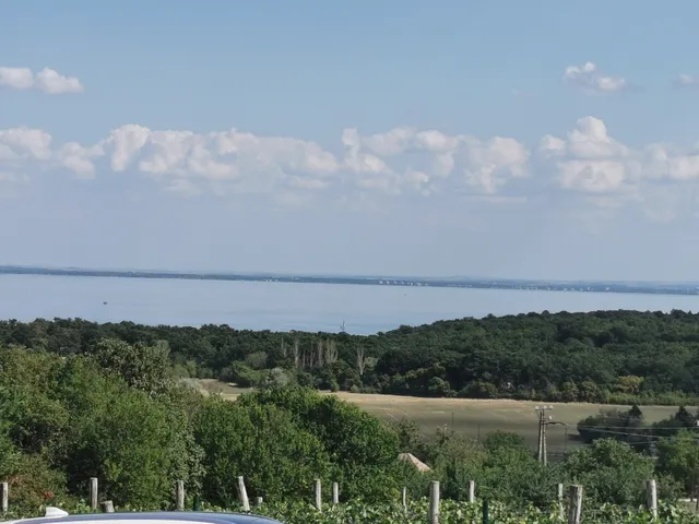 Eladó kereskedelmi és ipari ingatlan Balatonalmádi 125 nm