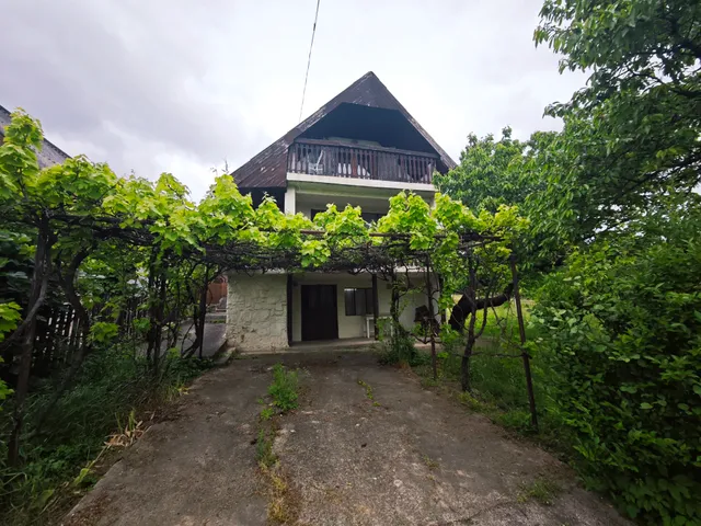 Eladó üdülő és hétvégi ház Balatonalmádi, Vöröshegy 100 nm
