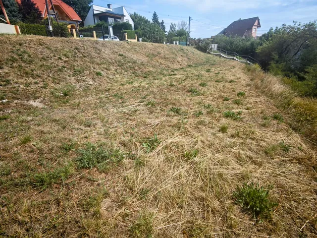 Eladó telek Balatonfűzfő, Mámatető 800 nm