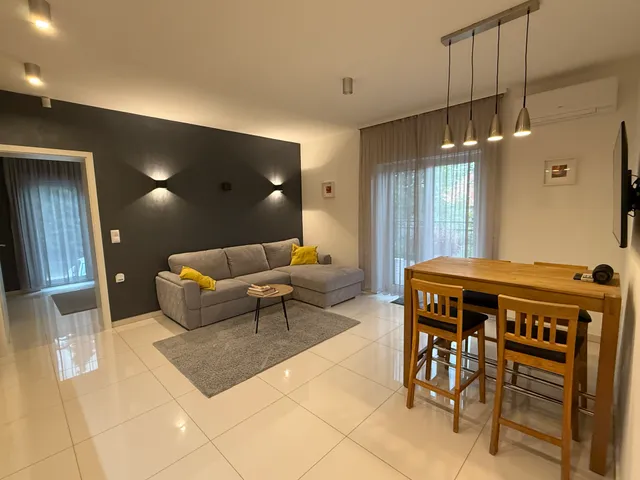 Eladó lakás Balatonfűzfő, Tobruk 82 nm