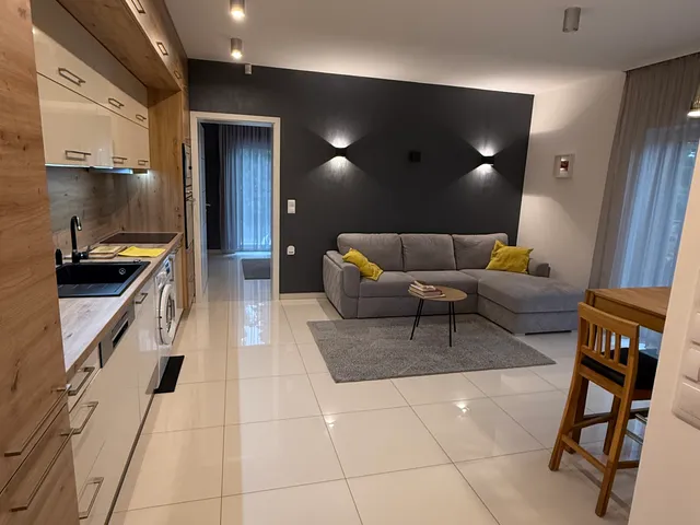 Eladó lakás Balatonfűzfő, Tobruk 82 nm