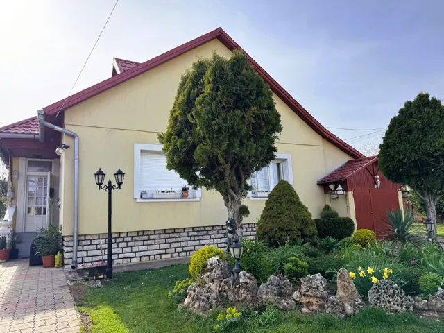 Eladó ház Balatonalmádi, Vöröshegy 80 nm