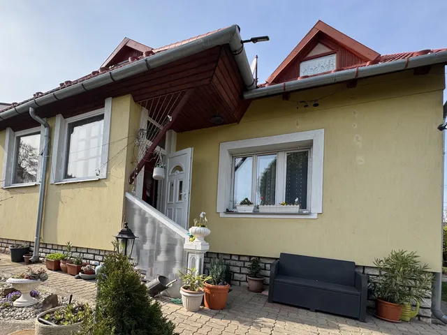 Eladó ház Balatonalmádi, Vöröshegy 80 nm