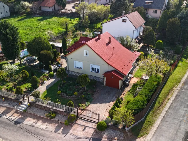 Eladó ház Balatonalmádi, Vöröshegy 80 nm