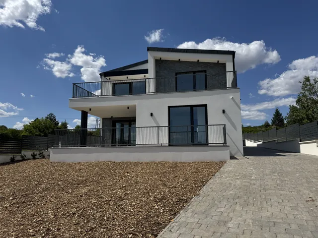 Eladó lakás Balatonalmádi, Vörösberény 115 nm