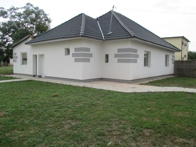 Eladó ház Békéscsaba, Erzsébethely (Jamina) 130 nm