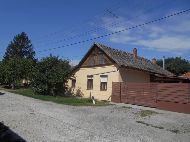 Eladó ház Tótkomlós, Hold utca 106 nm