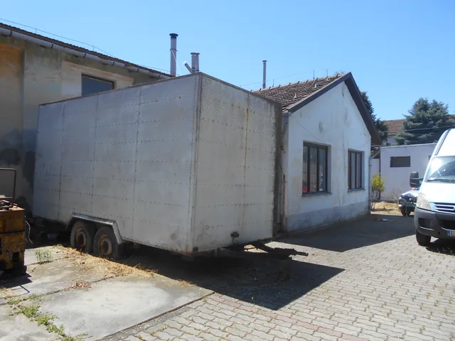 Eladó kereskedelmi és ipari ingatlan Békéscsaba, Erzsébethely (Jamina) 2157 nm