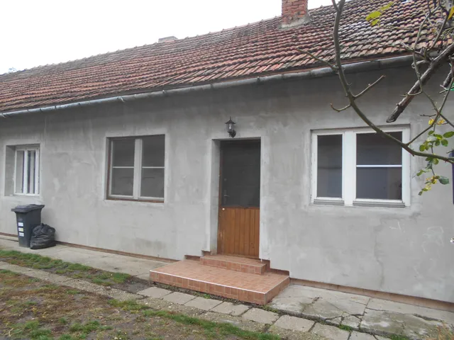 Eladó lakás Békéscsaba, Áchim András-lakótelep 73 nm