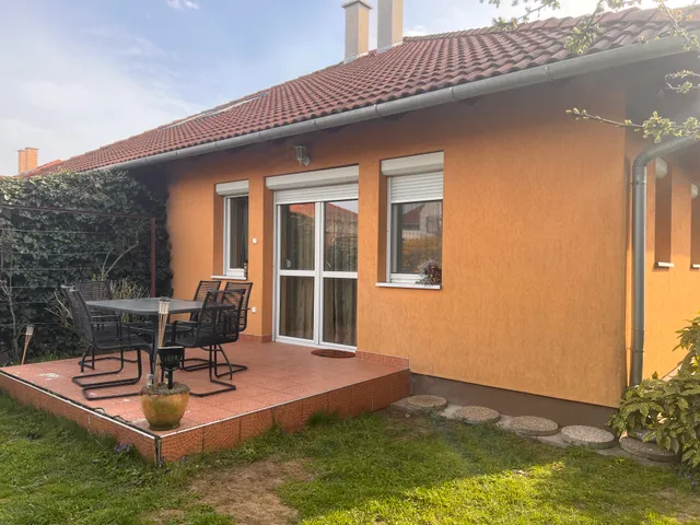 Eladó ház Kistarcsa, Falu 98 nm