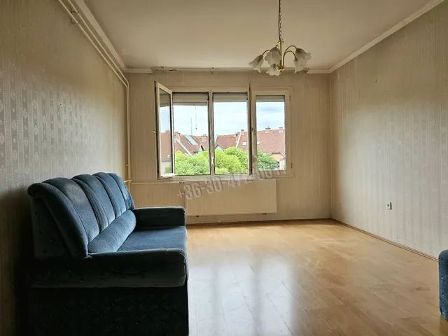 Kiadó lakás Eger, Maklárihóstya 73 nm