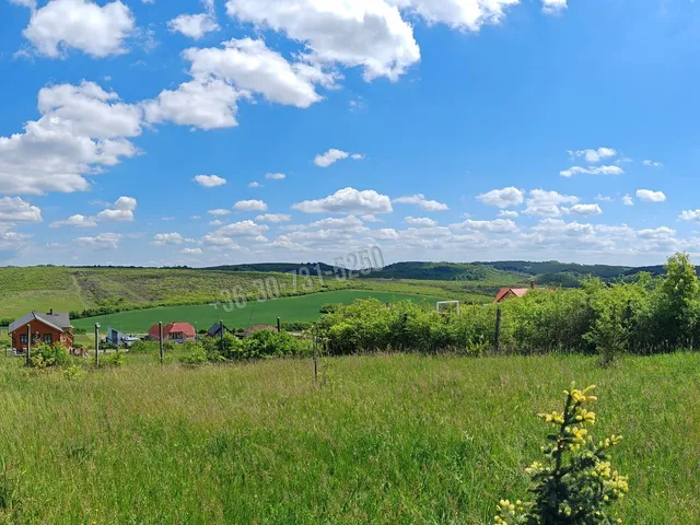 Eladó telek Egerszalók, Rigó utca 672 nm
