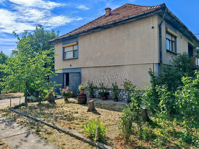 Eladó ház Kerecsend 165 nm