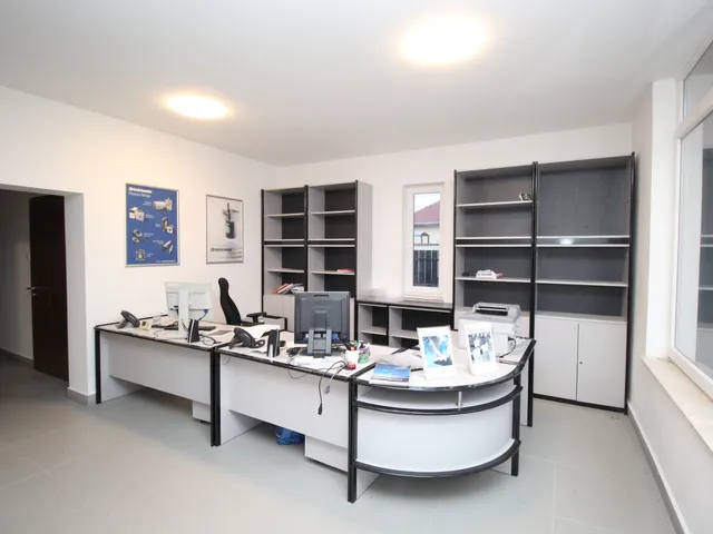 Kiadó kereskedelmi és ipari ingatlan Pomáz, Tiszolczytelep 131 nm