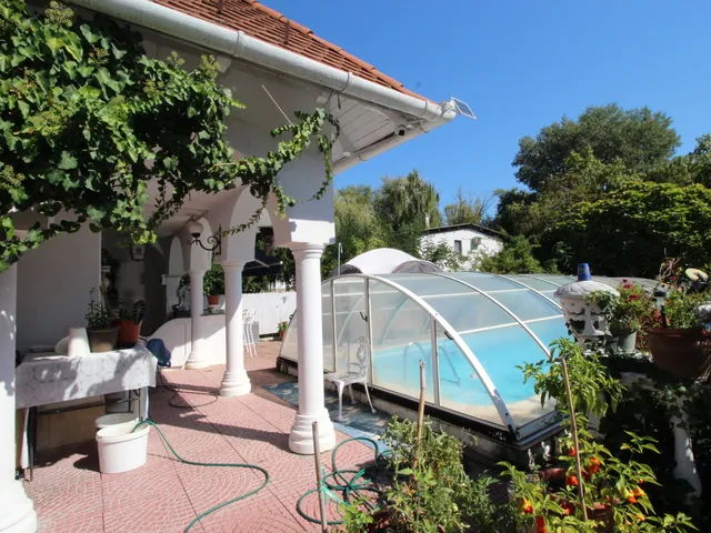 Eladó ház Budakalász, Dunapart 275 nm