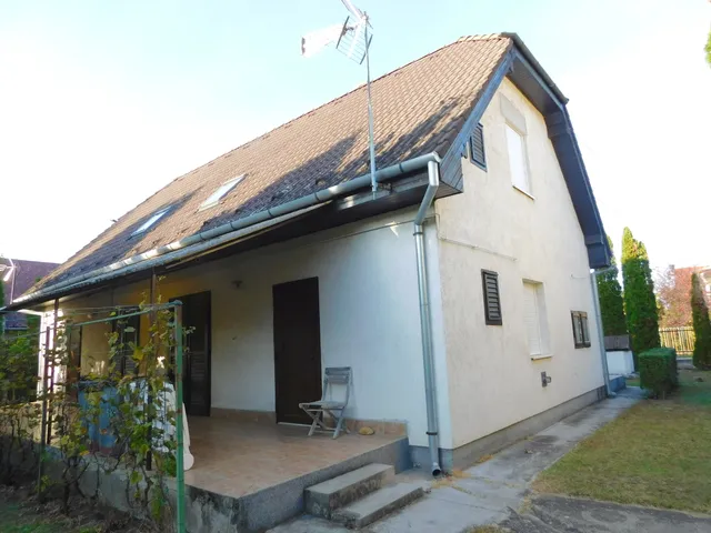 Eladó nyaraló Szántód 130 nm
