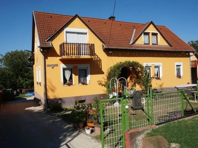 Eladó ház Zamárdi 225 nm