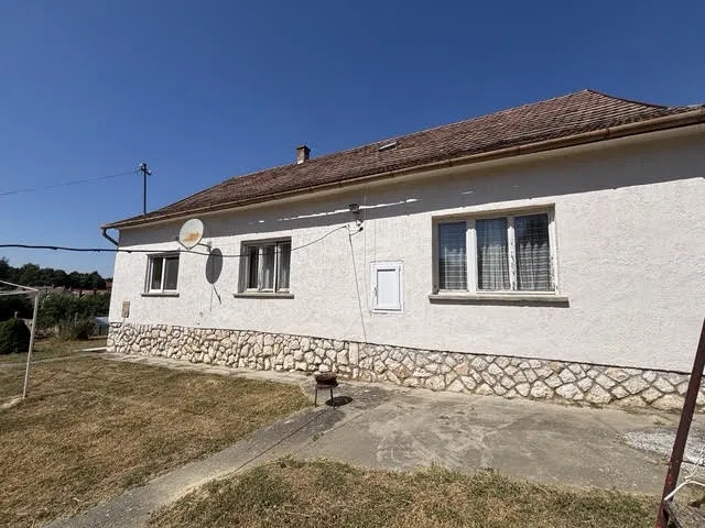 Eladó ház Hőgyész 117 nm