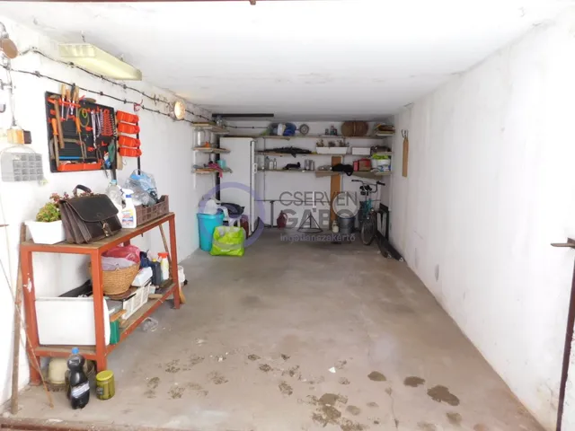Eladó garázs Debrecen, Újkert 18 nm