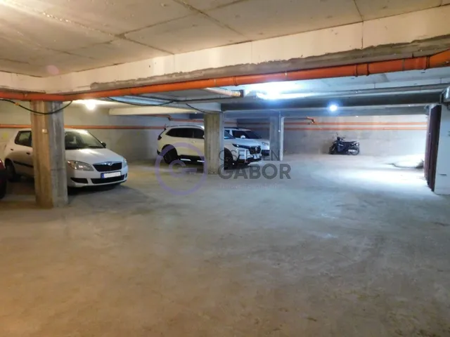 Eladó garázs Debrecen, Belváros 16 nm