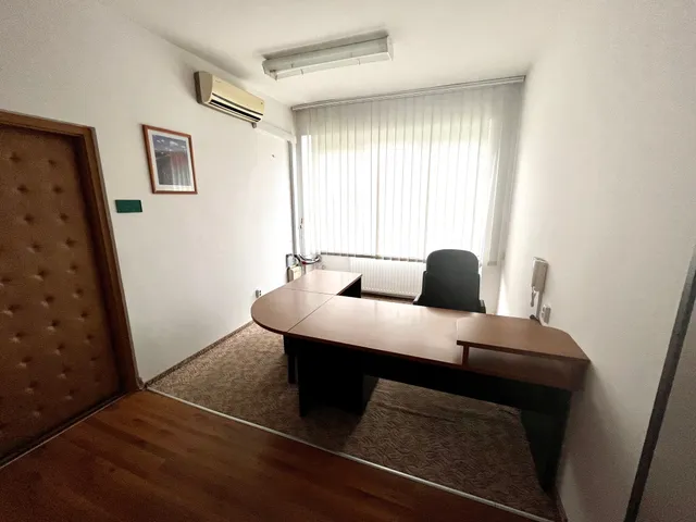 Kiadó kereskedelmi és ipari ingatlan Győr, Kismegyer 35 nm