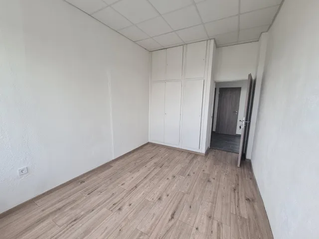 Kiadó kereskedelmi és ipari ingatlan Győr, Szabadhegy, Fehérvári 15 nm