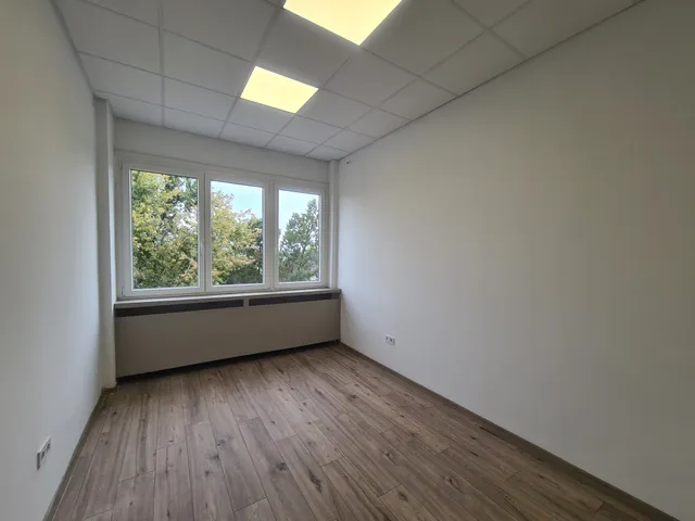 Kiadó kereskedelmi és ipari ingatlan Győr, Szabadhegy 15 nm