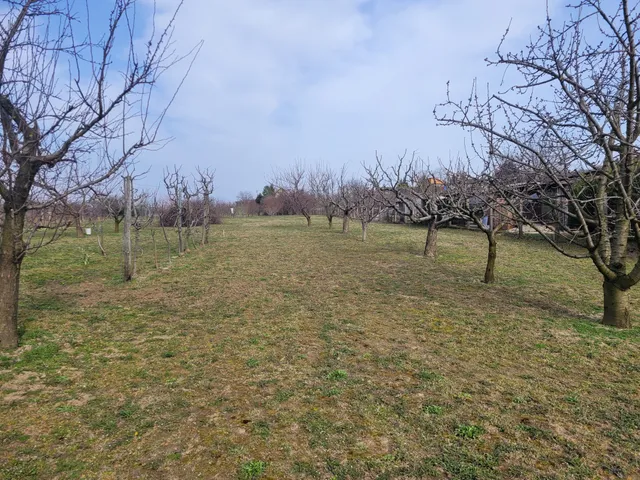 Eladó telek Győrújbarát 2498 nm