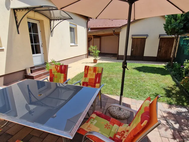 Kiadó ház Győr, Révfalu 76 nm