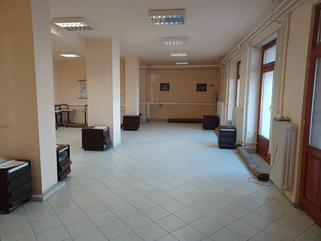 Kiadó kereskedelmi és ipari ingatlan Győr, Belváros 70 nm
