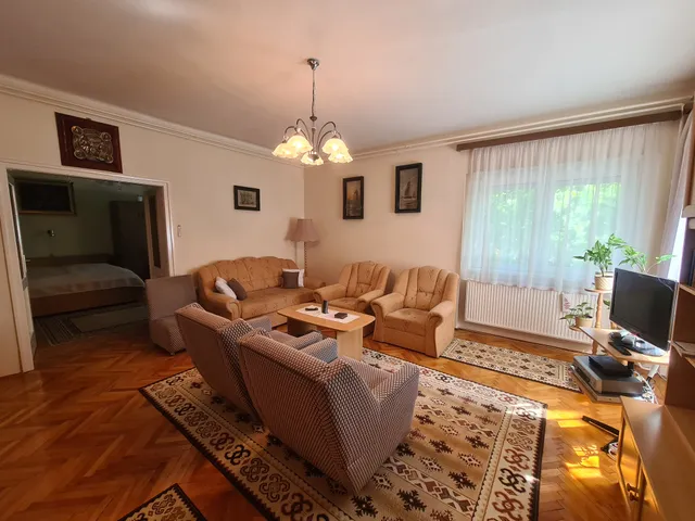 Eladó ház Győr, Nádorváros 230 nm