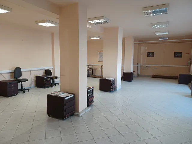 Kiadó kereskedelmi és ipari ingatlan Győr, Belváros 77 nm