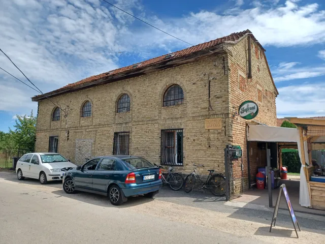 Eladó kereskedelmi és ipari ingatlan Rábapatona 100 nm
