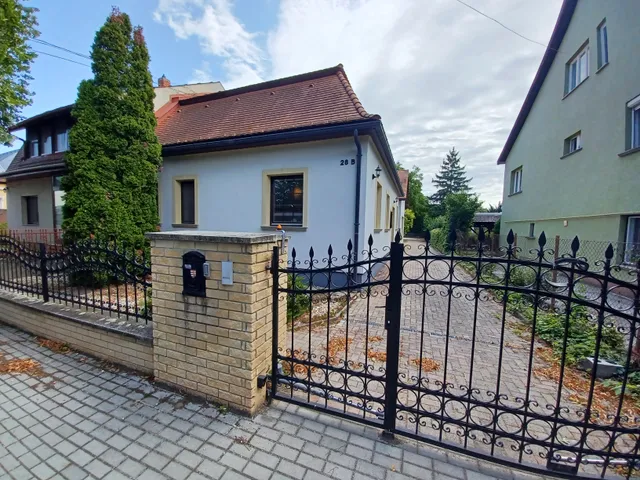 Kiadó ház Győr, Révfalu 120 nm