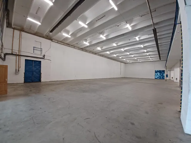Kiadó kereskedelmi és ipari ingatlan Győr, Szabadhegy 675 nm