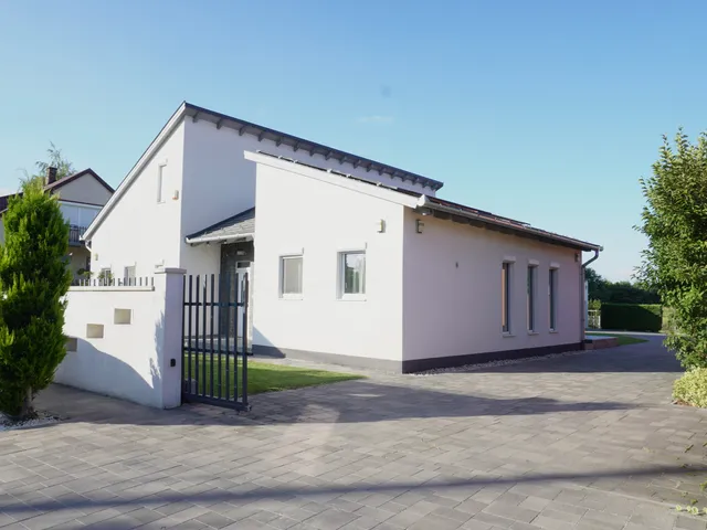 Eladó ház Koroncó 121 nm