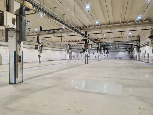 Kiadó kereskedelmi és ipari ingatlan Győr, Szabadhegy 6755 nm