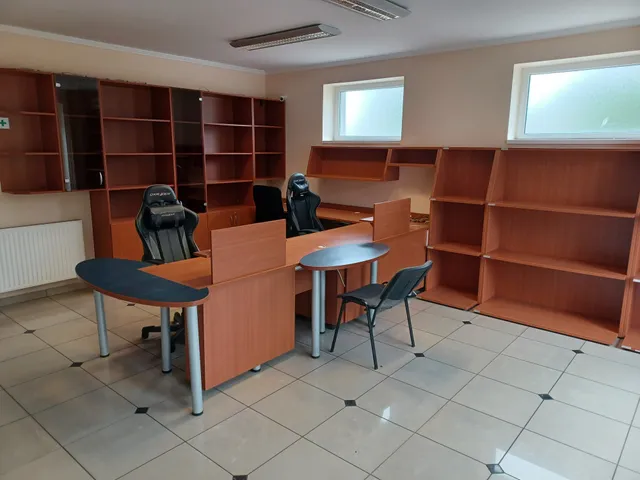 Kiadó kereskedelmi és ipari ingatlan Győr, Raktárváros, Régi Veszprémi u. 125 nm
