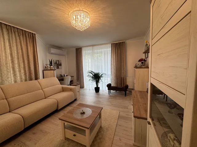 Eladó ház Győr, Bácsa 287 nm