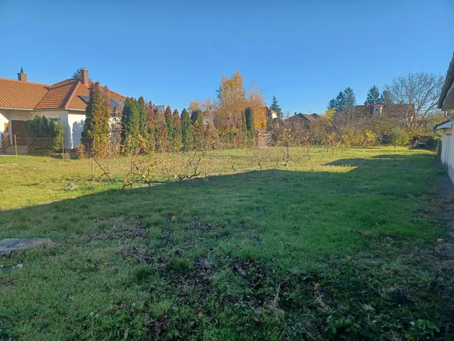 Eladó telek Győr, Bácsa 927 nm