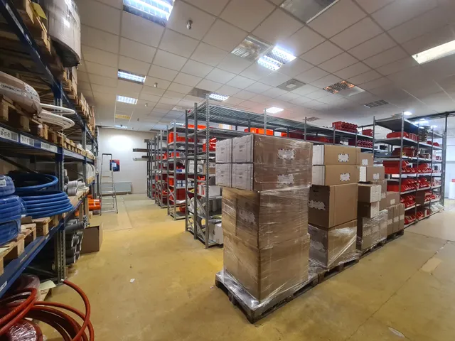 Kiadó kereskedelmi és ipari ingatlan Győr, Szabadhegy 312 nm