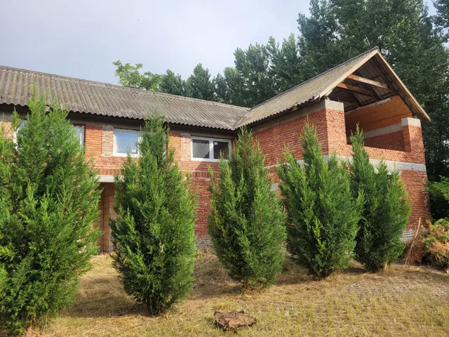 Eladó ház Abda, Bécsi út  350 nm