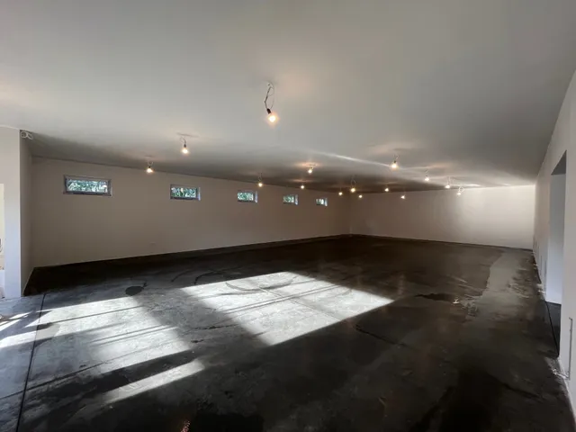 Eladó kereskedelmi és ipari ingatlan Ikrény, Széchenyi 630 nm