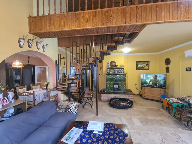 Eladó ház Pér 150 nm