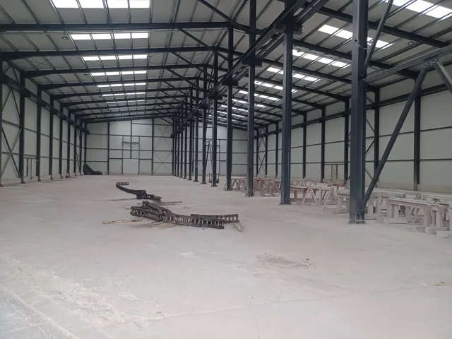 Kiadó kereskedelmi és ipari ingatlan Abda 1920 nm