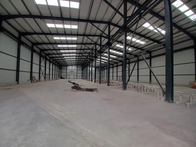 Kiadó kereskedelmi és ipari ingatlan Abda, Bécsi 1920 nm